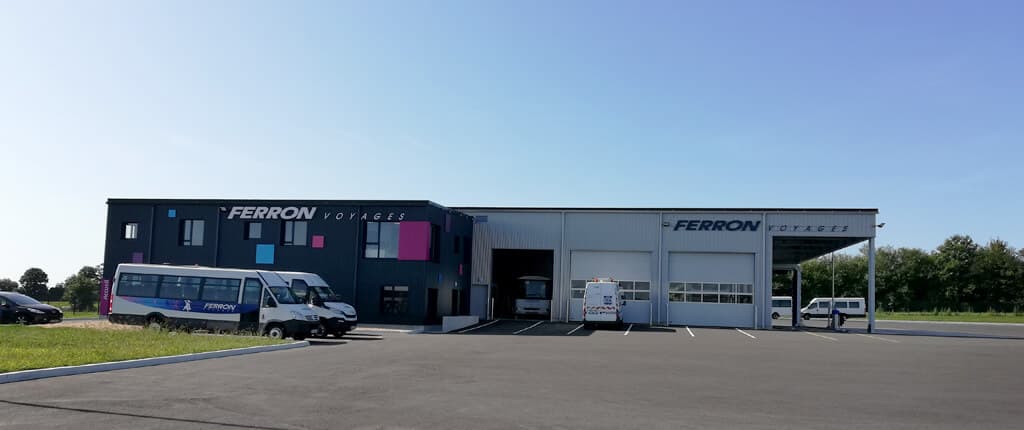 Bâtiment construit pour Vioyages Ferron à Merdrignac, Bretagne