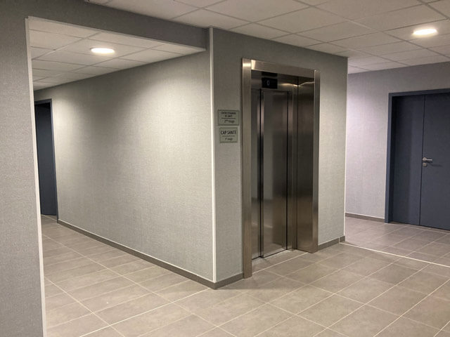 Ascenseur d'immeuble de bureaux, Saint-Brieuc